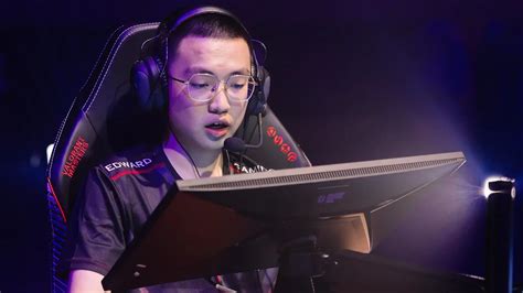 edg zmjjkk tracker|ZmjjKK Valorant Settings, Crosshair & Config.
